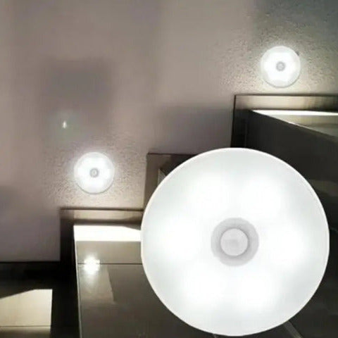 Lampa LED de perete cu senzor de miscare, Zola, prindere magnetica, incarcare USB, baterie reincarcabila, lumina alba rece, din plastic, diametru 8.5 cm, alba