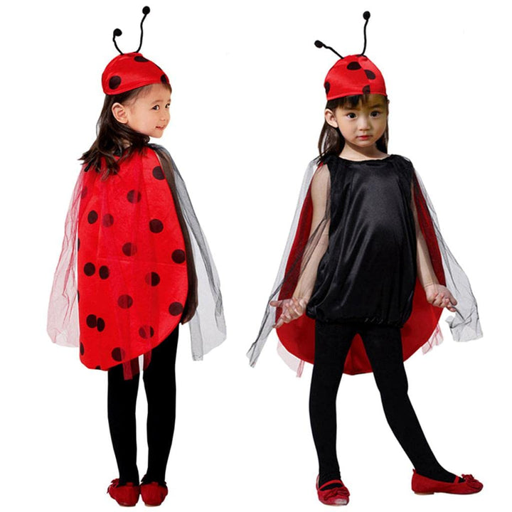Costum buburuza fetite, Zola, 100–110 cm, 2 piese, pelerina cu aripi si palarie cu antene
