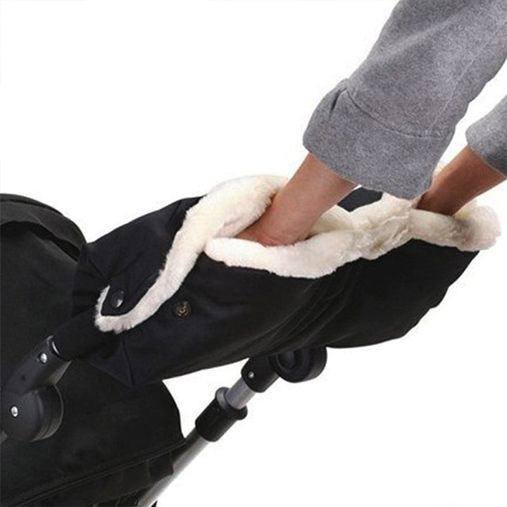 Manson pentru carucior/sanie, Zola®, fleece, pentru protejarea mainilor, 50x44 cm, alb/negru