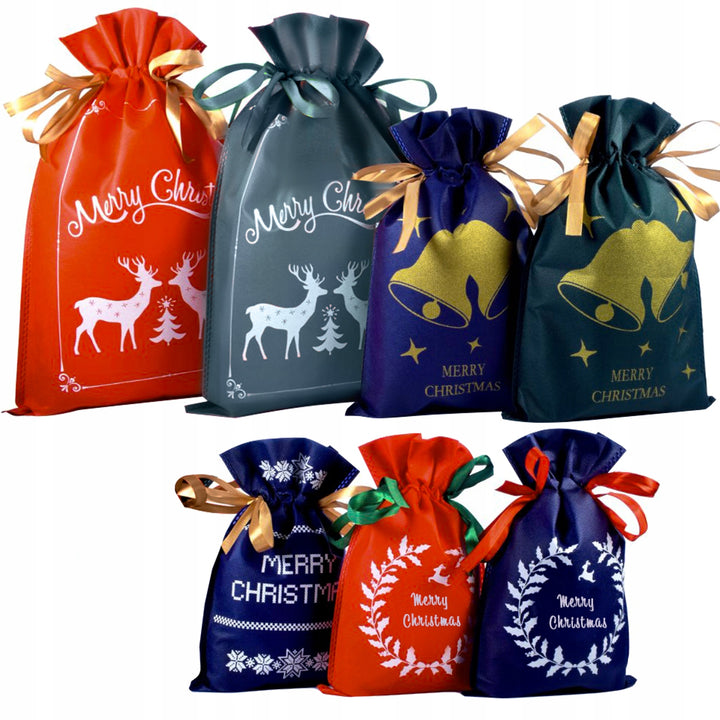 Set 8 saculeti decorativi de Craciun, Zola, dimeniuni si culori diferite, ideale pentru cadouri