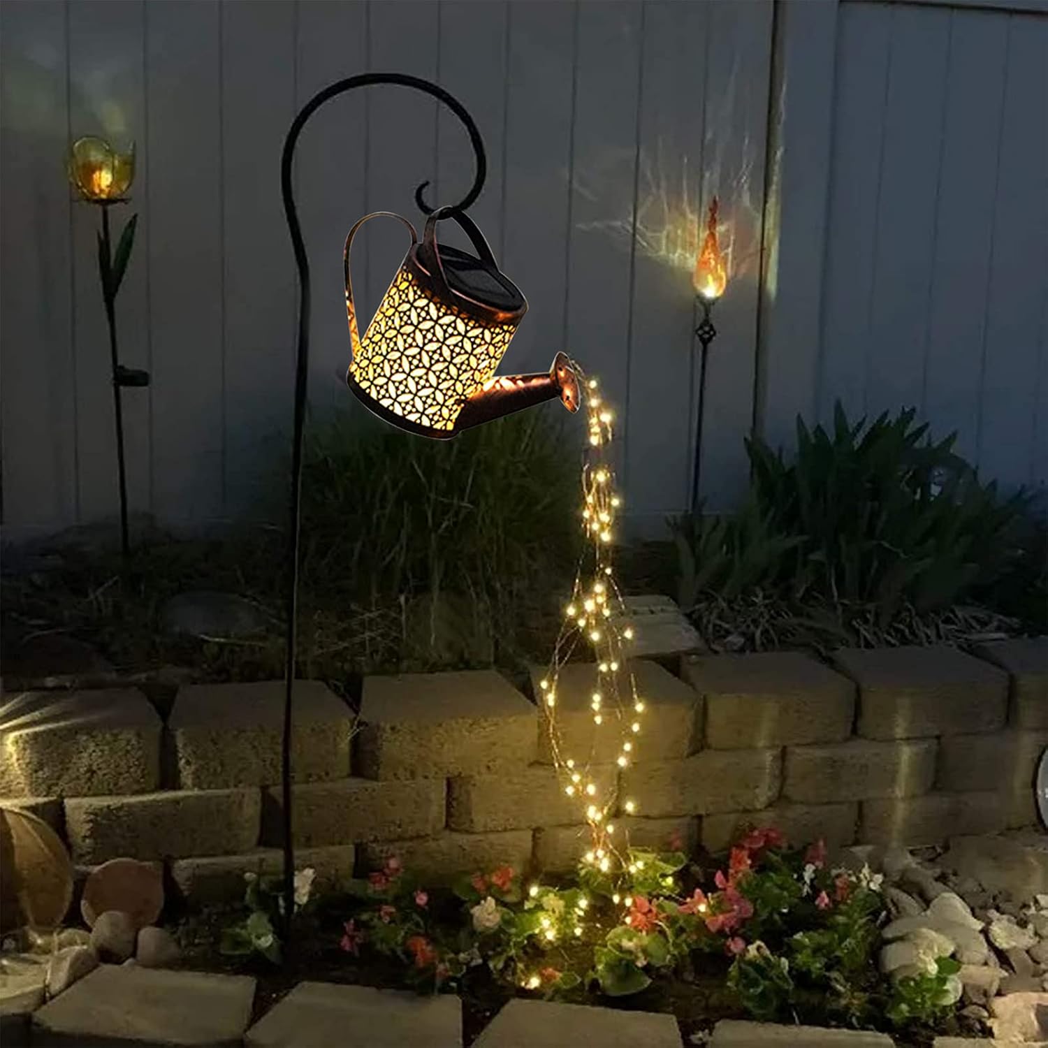 Lampa decorativa cu incarcare solara, UBX, Stropitoare cu lumini care imita curgerea apei, 36 Leduri, lumina alb cald, inaltime suport 82 cm,  24 x 10 x 15 cm