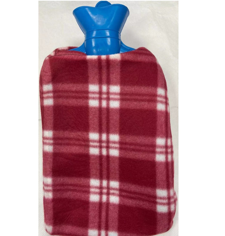 Perna pentru apa calda, Zola, capacitate 1.7l, din cauciuc, cu husa pufoasa, rosie cu patratele albe