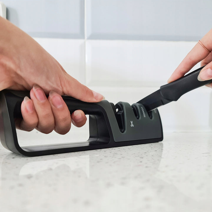 Dispozitiv pentru ascutit cutite si foarfeci, Zola®, maner ergonomic,3 orificii, negru, 20.5 x 4 x 5.3 cm