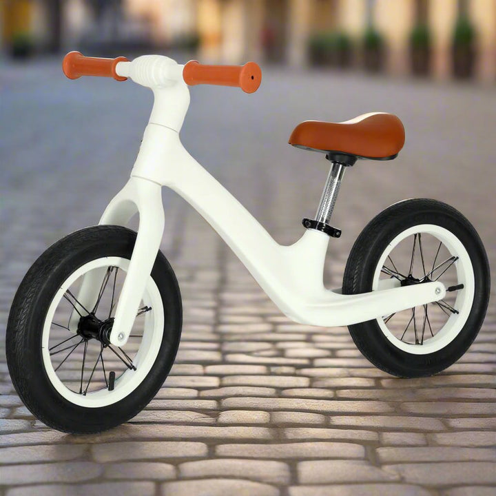 Bicicleta pentru copii fara pedale, Zola®,  roti goflabile, sa moale, inaltime reglabila 35-47 cm, asamblare usoara din otel, greutate suportata 30 kg, diametru anvelopa 30 cm, otel, alba