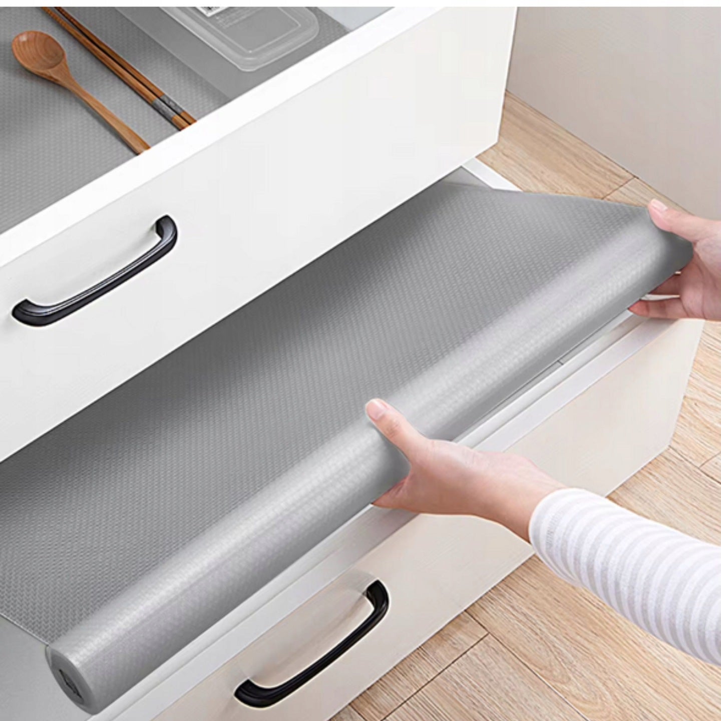 Folie antiderapanta pentru sertare si dulapuri, Zola®, PVC, 300 x 50 cm, gri