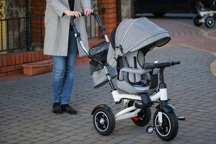 Tricicleta 3 in 1 copii, Zola, scaun 360°, spatar reglabil, ghidon 70-110 cm, baldachin pliabil, centuri, roti spate blocabile, maner reglabil, greutate suportata 30 kg, geanta, gri/negru