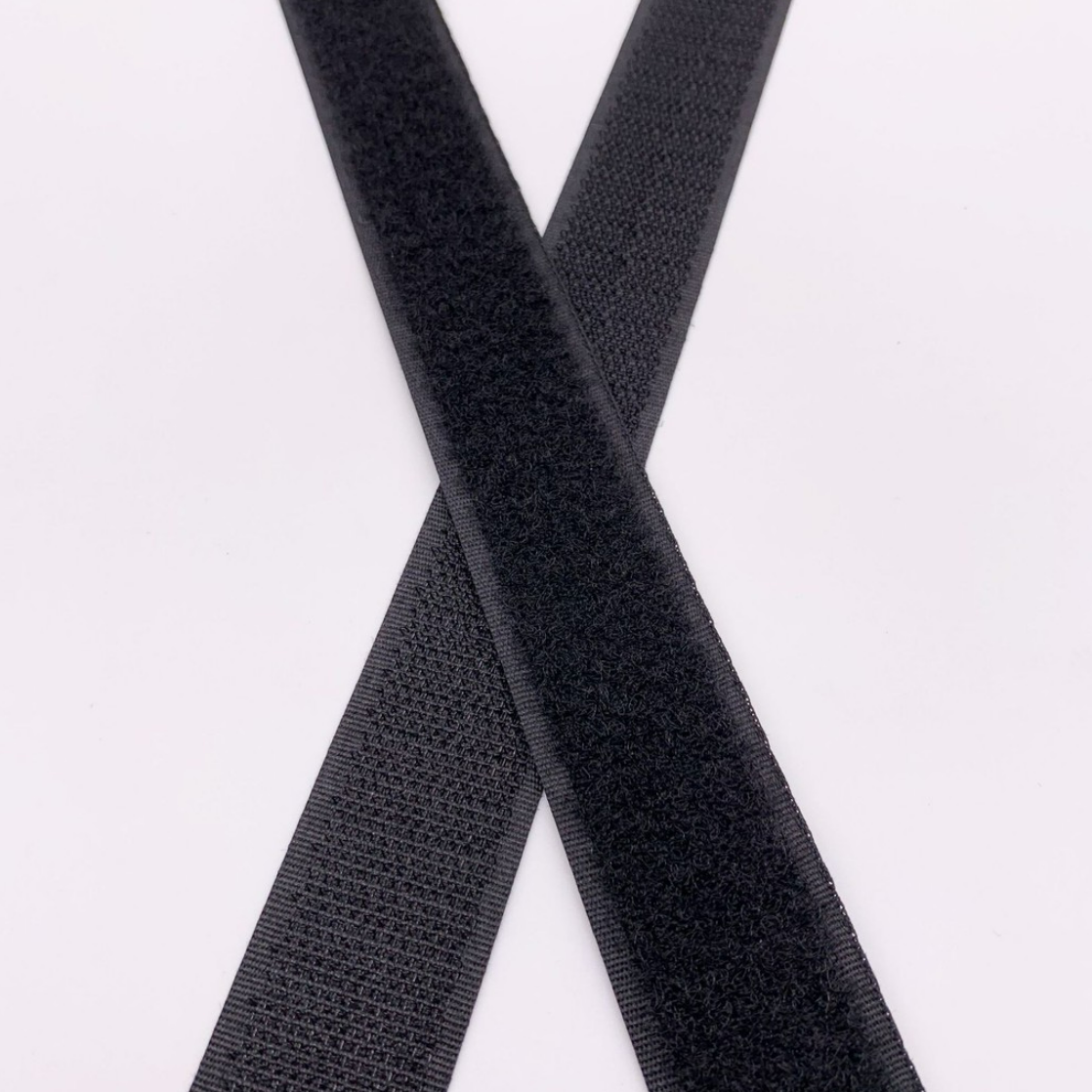 Organizator de cabluri roll-up, Zola®, forma de banda velcro, 5m , negru