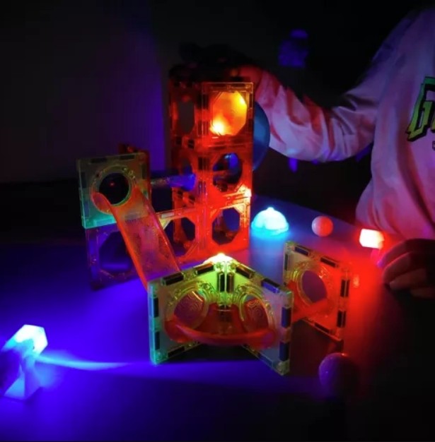 Joc interactiv de construit magnetic, Zola®, 75 elemente luminose, bilute colorate, roller coaster, educativ si creativ, plastic, multicolor