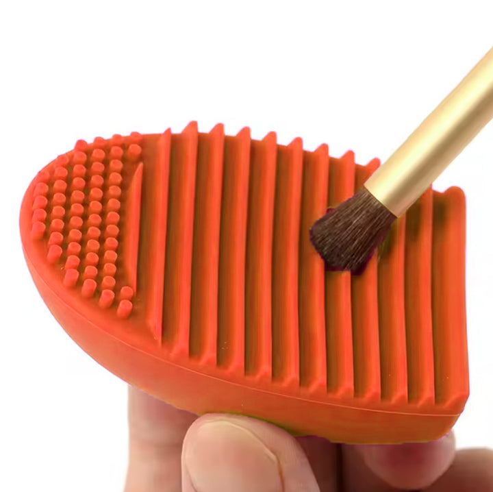 Accesoriu din silicon, UBX®, pentru curatarea pensulelor machiaj, 7x5x3cm, portocaliu