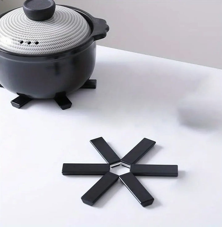 Suport pliabil pentru vase fierbinti, Zola®, negru, 19 cm, rezistent la temperaturi de pana la 200 grade, grosime 1 cm