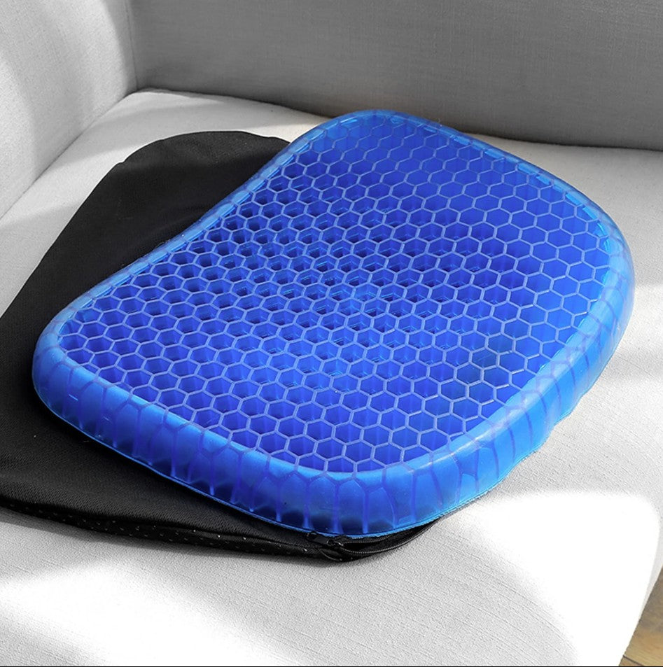 Perna ortopedica cu gel din silicon pentru sezut, Zola, husa anti-alunecare, gauri mari pentru ventilare, calmeaza durerile de spate, 38 x 33 x 4 cm, neagra