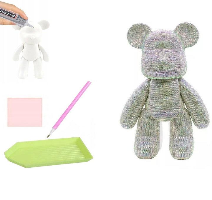 Set creativ cu diamante, Zola, ursulet 3D, accesorii incluse, 33 x 51 cm, alb