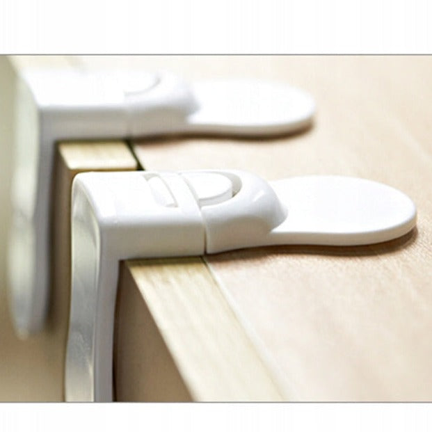 Siguranta alba pentru copii, Zola®, forma unghiulara, pentru colturile sertarelor, din plastic, lipire adeziva, usor de ansamblat, 7x7x4 cm