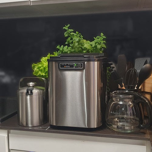 Aparat de cuburi de gheata, Zola, 2.2 l, putere 120W, tensiune 220-240V, 50Hz, 12 kg de cuburi pe zi,  functie de nivel scazut de apa si plin,  lungime cablu 150 cm, 33x25x36.5 cm
