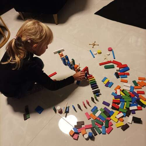 Set domino din lemn Zola®, multicolore, 360 piese, jucarie excelenta pentru micutii constructori cu multa rabdare