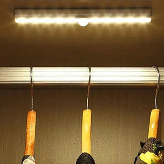 Lampa LED cu senzor de miscare si crepuscul, Zola, lumina rece, stingere automata, prindere magnet autoadeziv, alimentare baterii, 19 x 3 x 1.5 cm