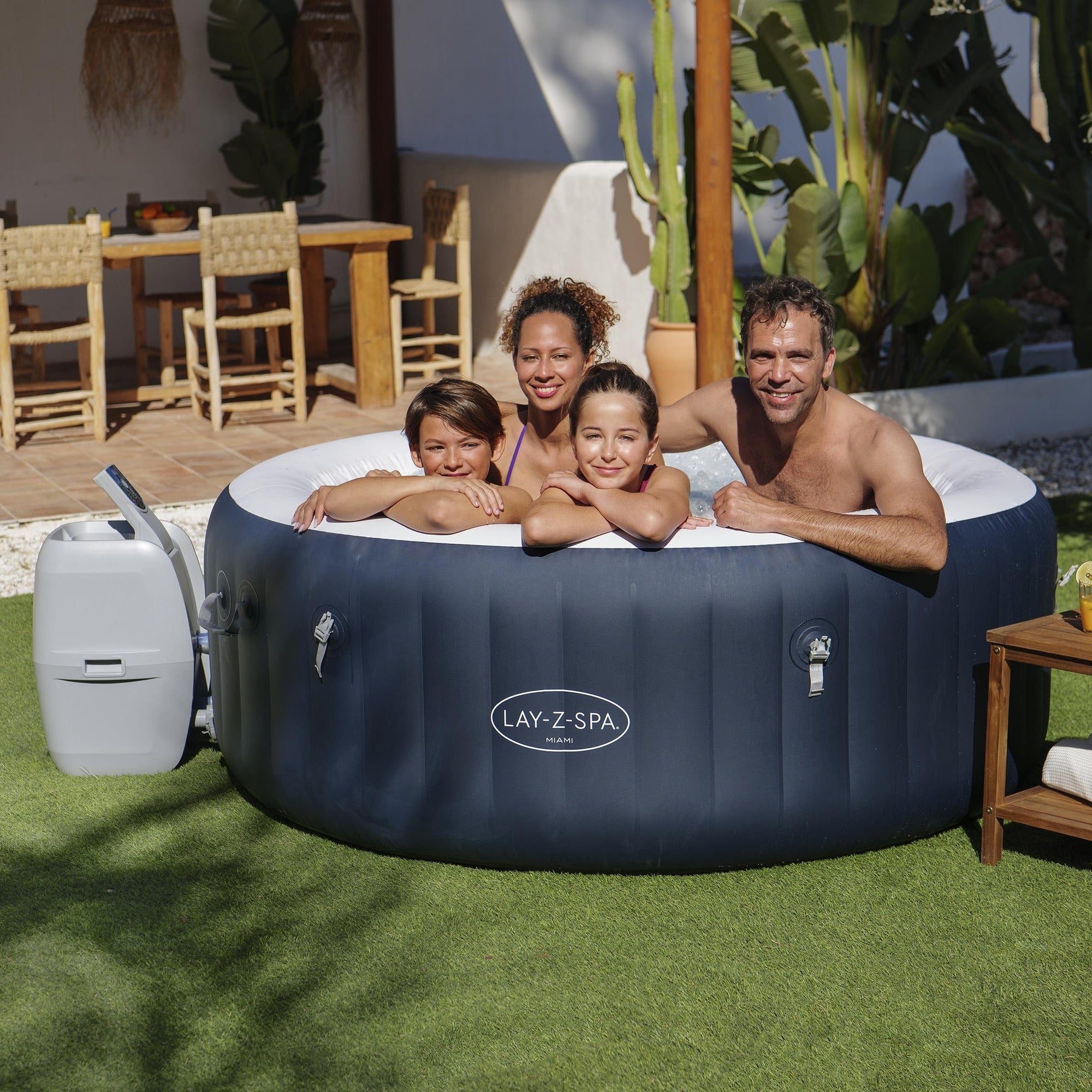 Jacuzzi gonflabil Spa, cu hidromasaj, Bestway 6001C Lay-Z-Spa Miami, sistem de comanda cu display digital, exterior / interior, 4 persoane, albastru inchis, 180 x 66 cm
