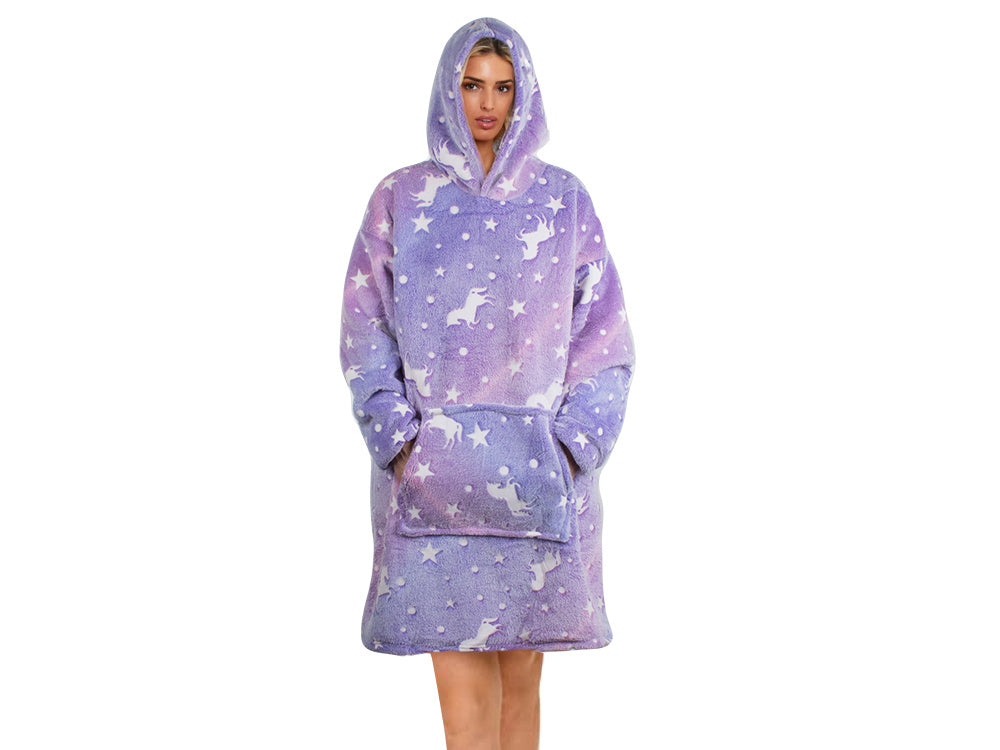 Hanorac patura cu gluga si maneci, Zola®, insertii fosforescente, calduros si pufos, buzunar spatios, model unicorni si stelute, violet
